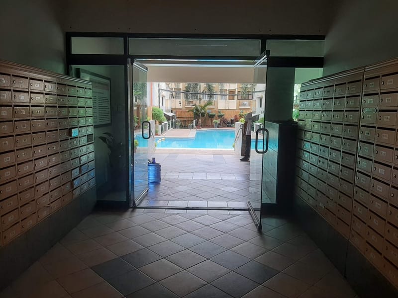 Charming Studio Condo with Balcony and Pool Access in Pasig Royale Mansion